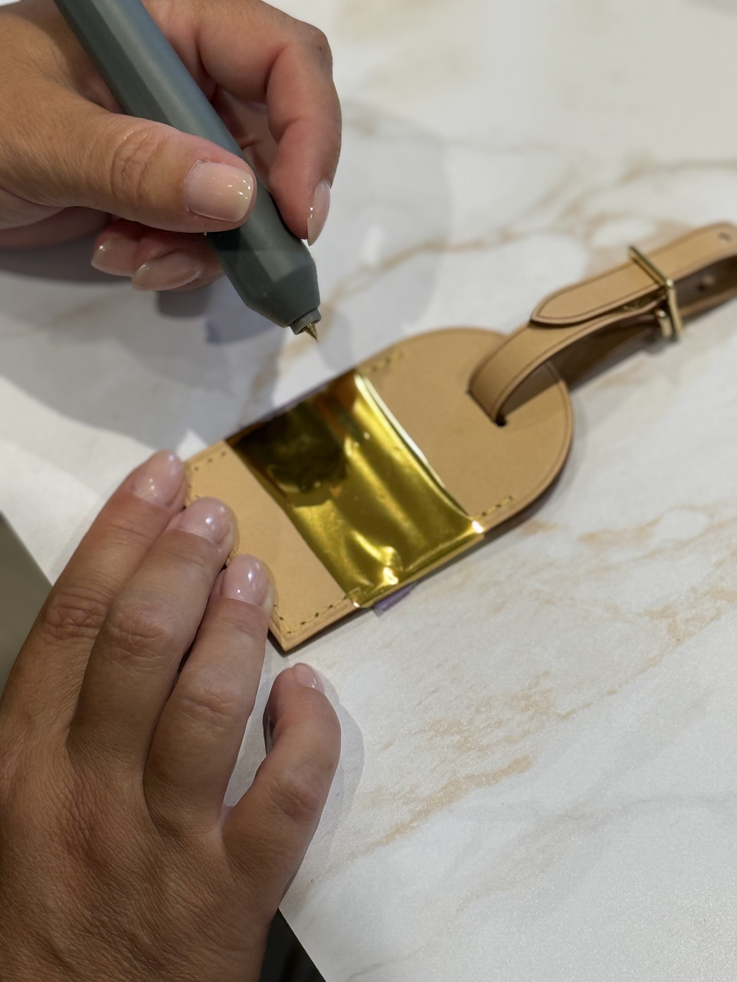 marquage à chaud, gravure sur cuir