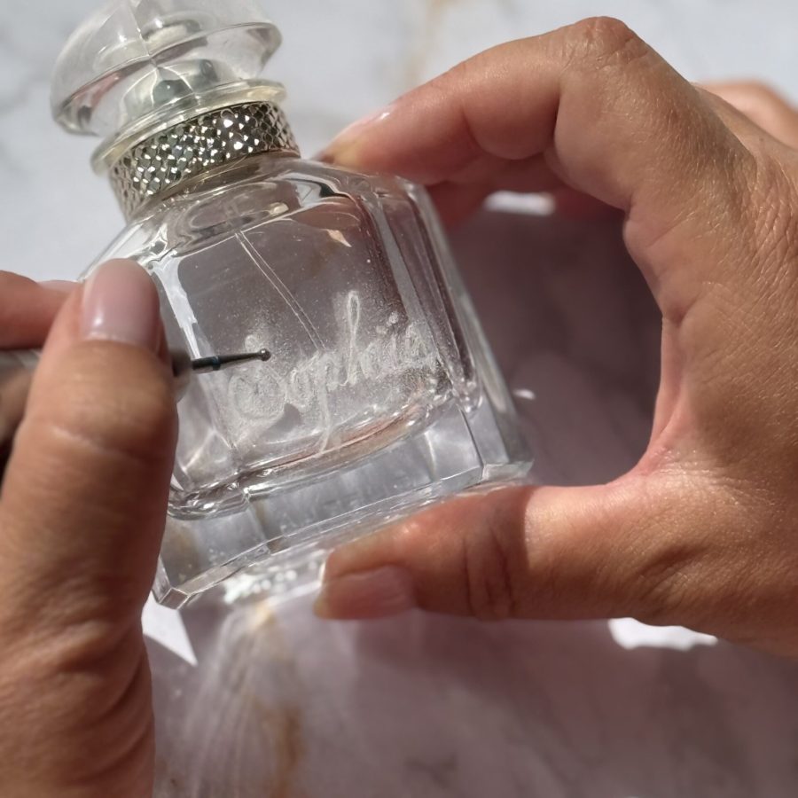 gravure sur parfum