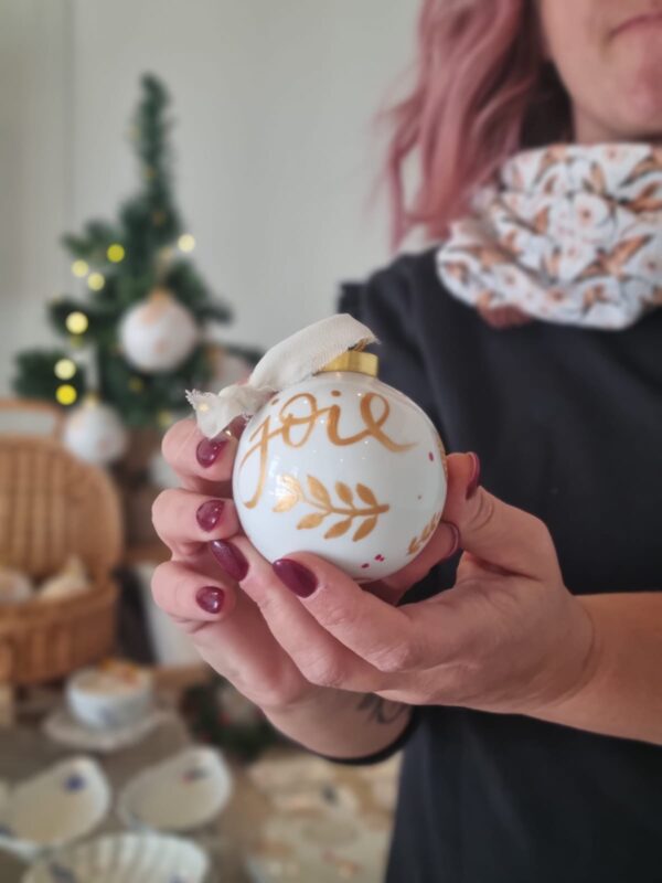 Boules de noël personnalisées porcelaine peintes à la main – Image 4