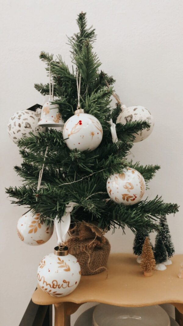 Boule de Noël personnalisée mots ou prénom. Mon premier noel. Porcelaine peint à la main par jeym à Nice