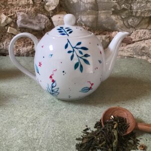 Théière porcelaine limoges peinte à la main par jeym. Ventre drop collection bleue pour Eulalie