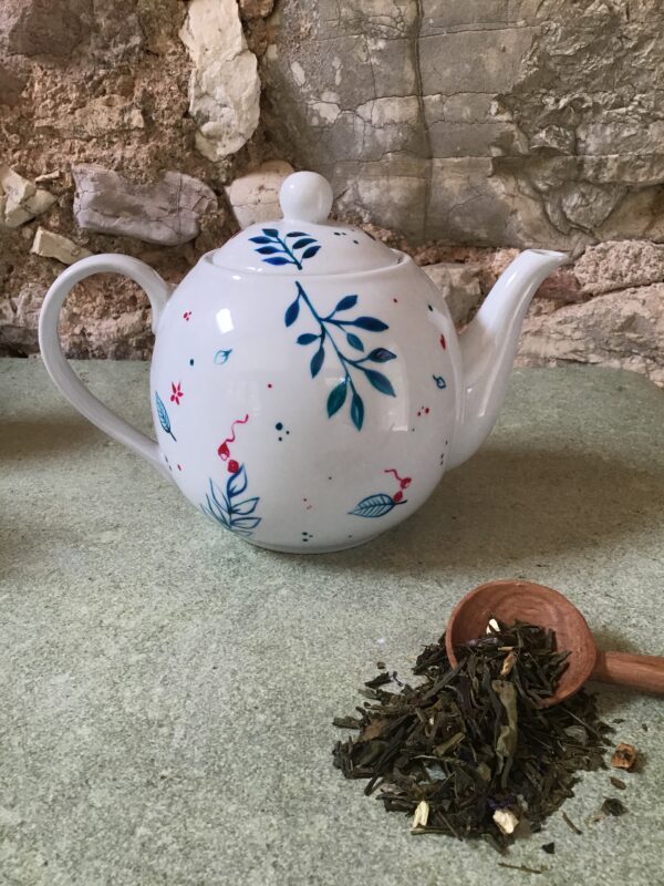 Théière porcelaine limoges peinte à la main par jeym. Ventre drop collection bleue pour Eulalie