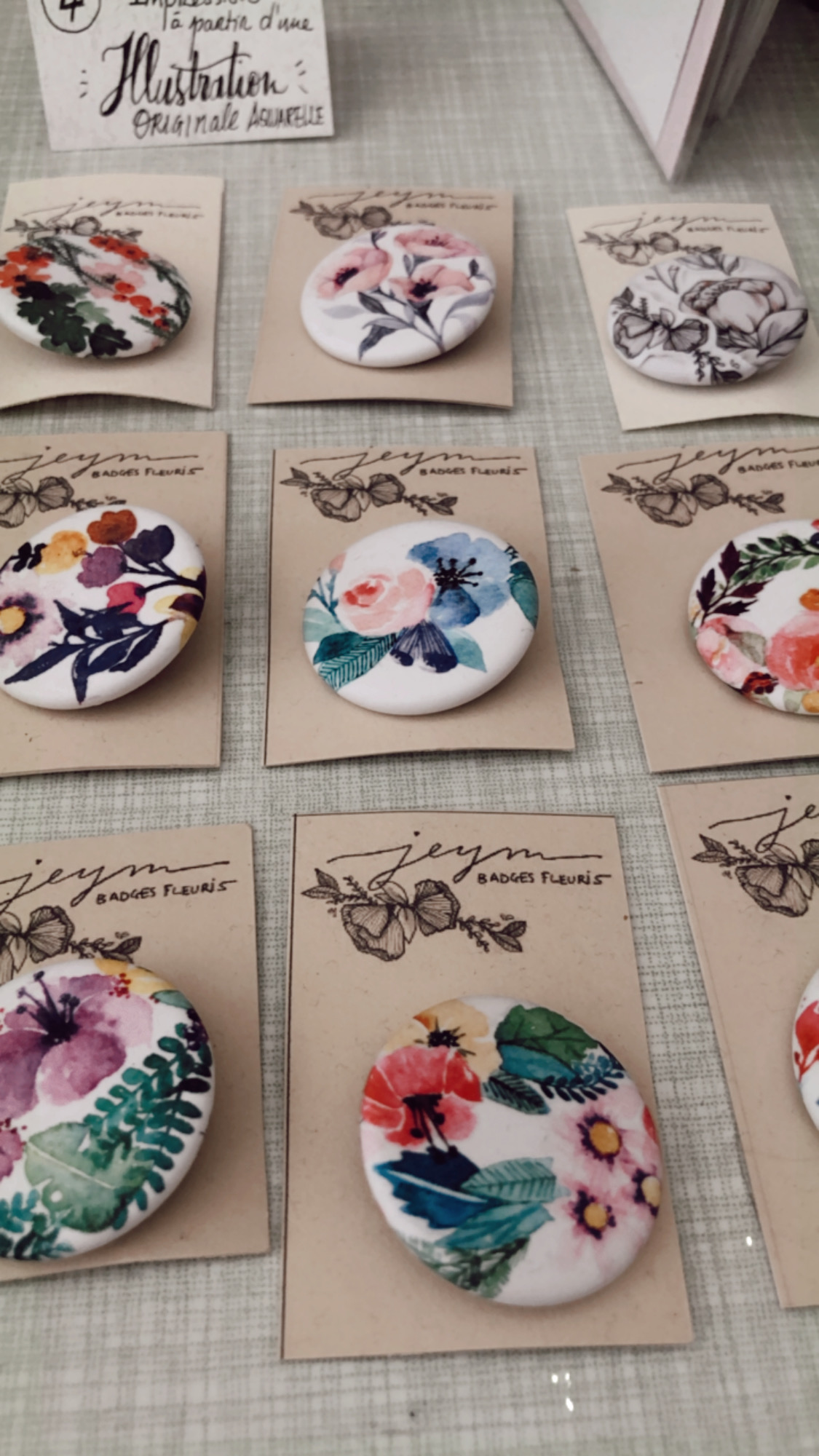 Badge aquarelle fleurs pins bijoux