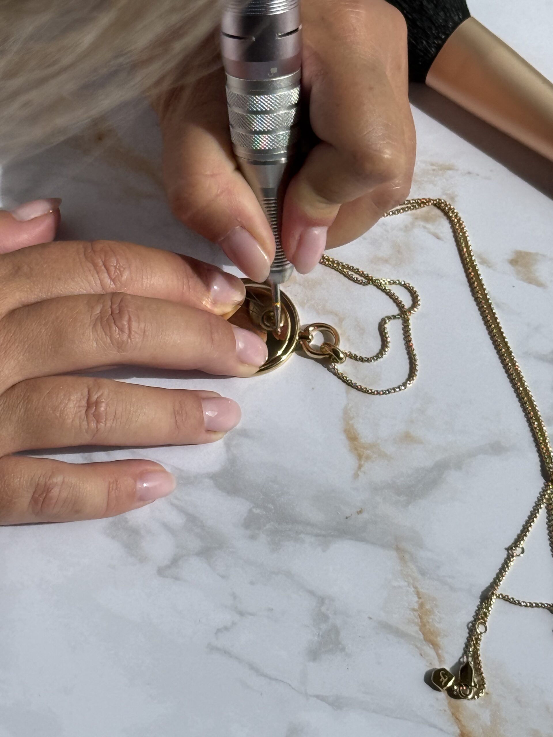 Gravure sur bijoux